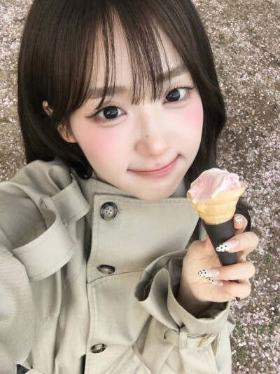 尹舒妍