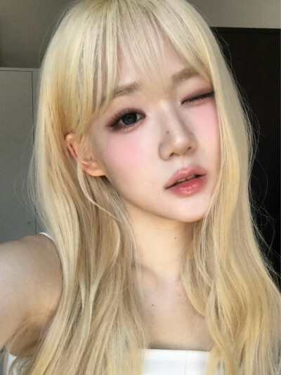 尹舒妍