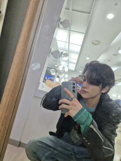 沈载伦