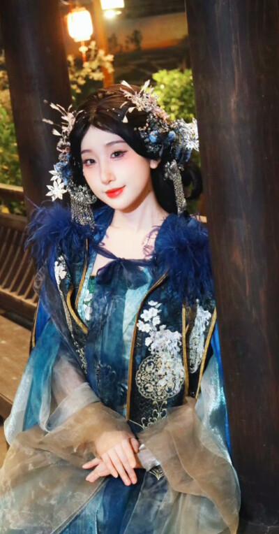 邓寓君