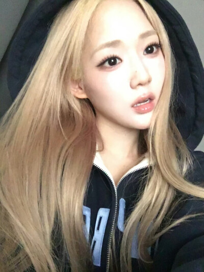 尹舒妍