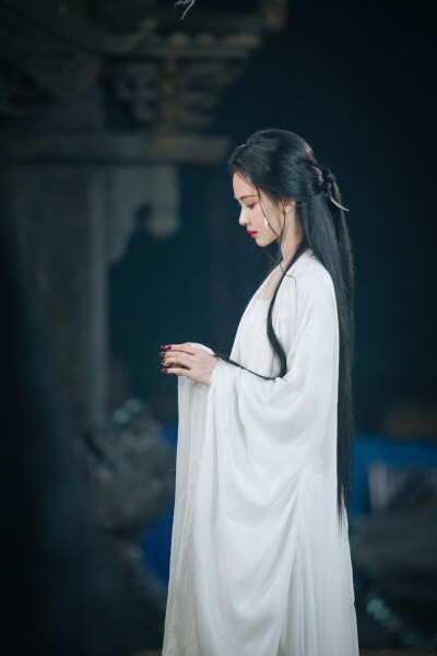 陈都灵