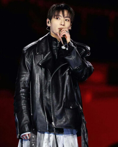260323
songzio_official ins更新柾国相关