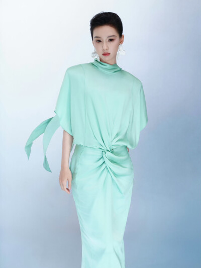 陈都灵