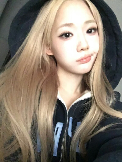 尹舒妍