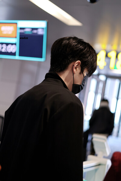 任豪
