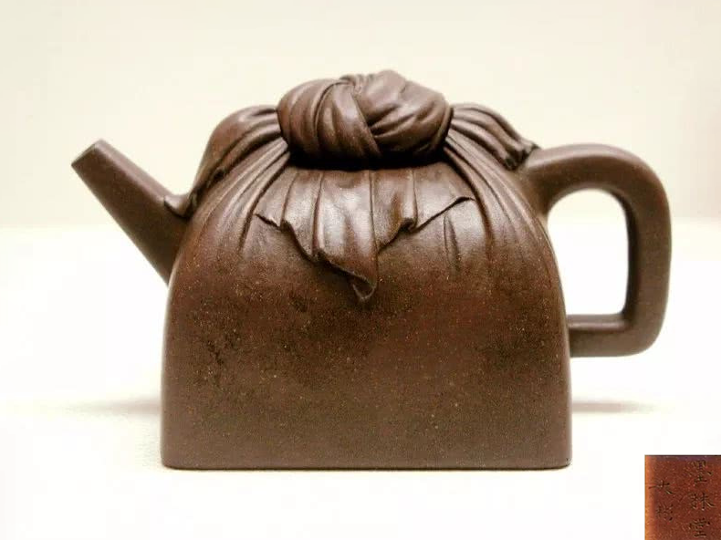 明代 时大彬印包方壶
香港茶具文物馆藏
