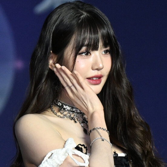 张元英