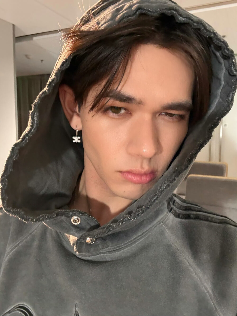 庆怜