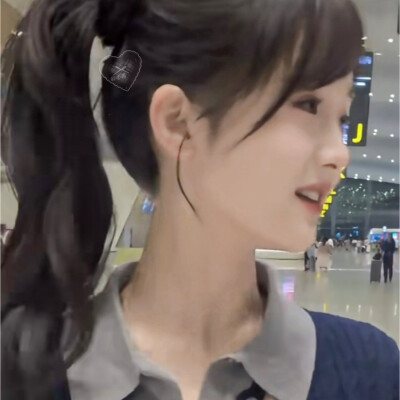 妹妹你知不知道你这么可耐是会被我拍下来的