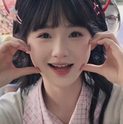 妹妹你知不知道你这么可耐是会被我拍下来的