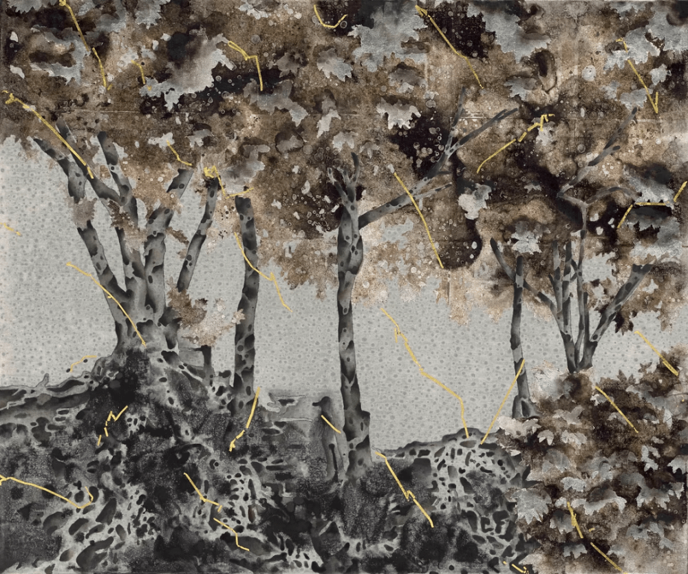 叶仁焜《Apricity NO.2》
2022年，水墨、胶彩、银箔、金箔、画布、绢，50cm×60.5cm
