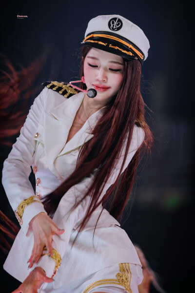 张元英