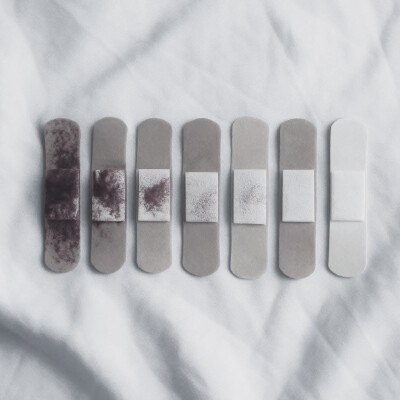⁡ ✴︎