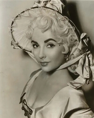 Elizabeth Taylor ​​​