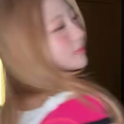 可是她怎么不说话