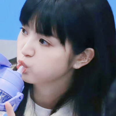 想一个小卢晚晚