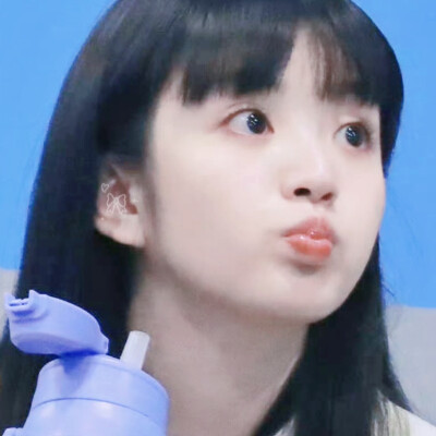 想一个小卢晚晚