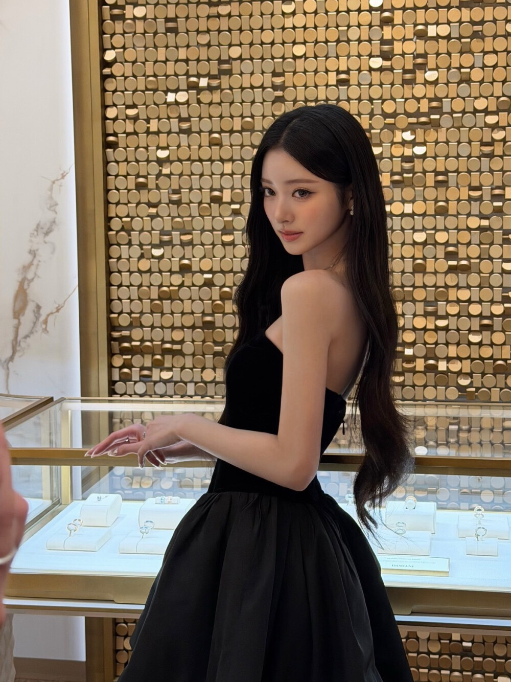 MEOVV anna田中杏奈