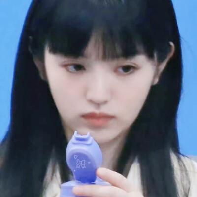 想一个小卢晚晚