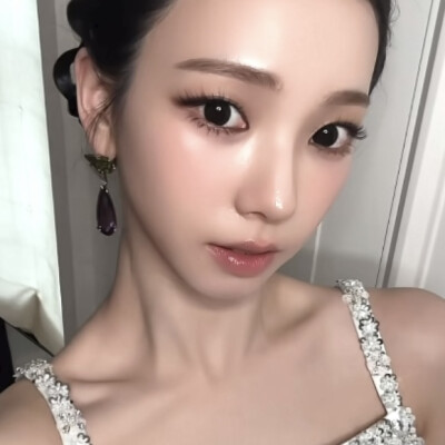 而我呢，觉得你很漂亮