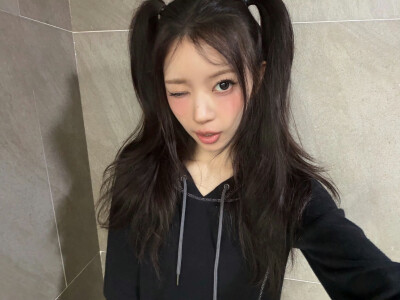ILLIT moka境萌花