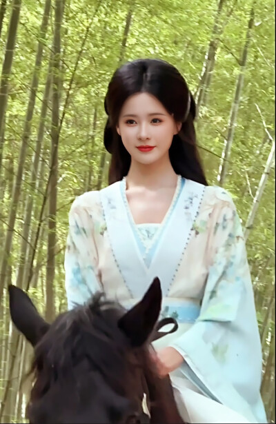 孟娜