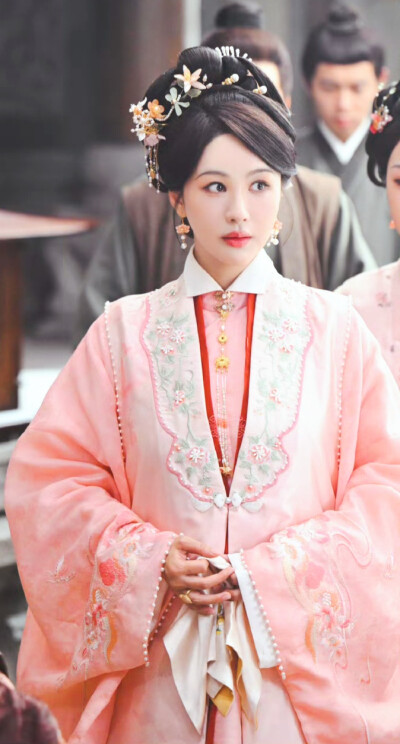 李菲儿