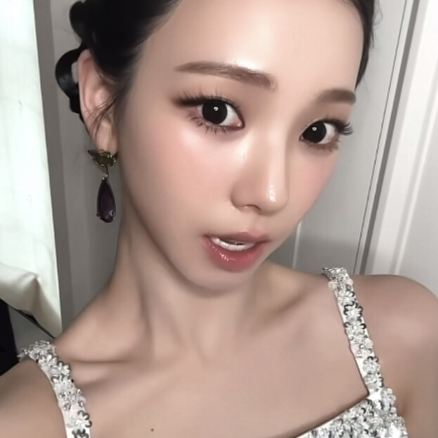 而我呢，觉得你很漂亮