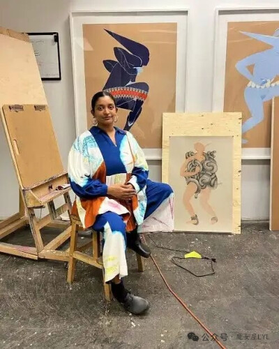 拉杰尼·佩雷拉 Rajni Pereira 
生于1985年，是一位出生于斯里兰卡的加拿大籍跨领域艺术家。她以在其作品中运用科幻、印度细密画和中世纪盔甲等广泛的意象来探索性别和身份认同的主题而闻名。
