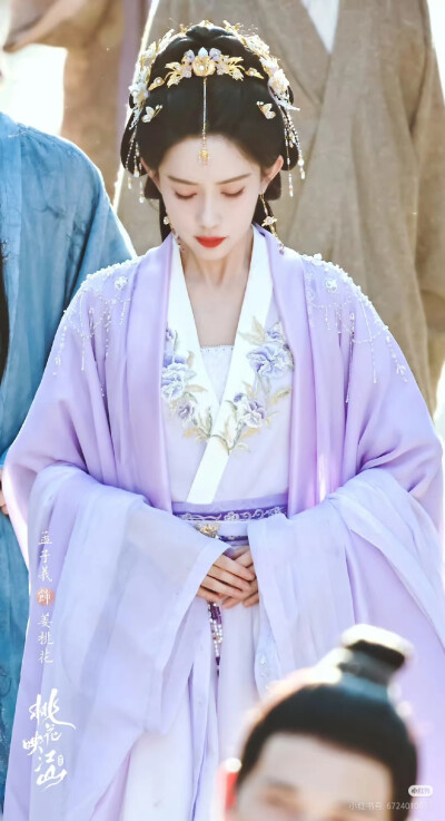 桃花映江山