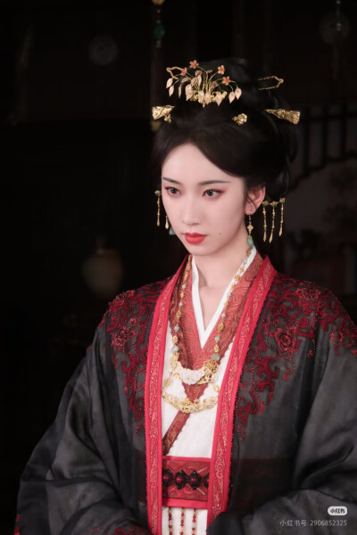 桃花映