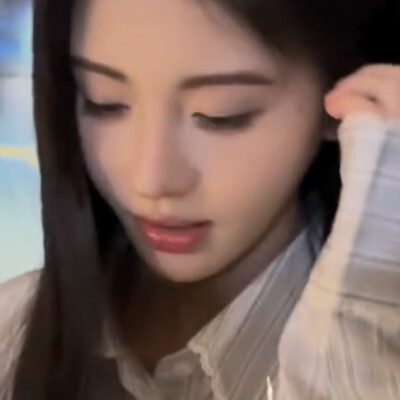 鞠婧祎