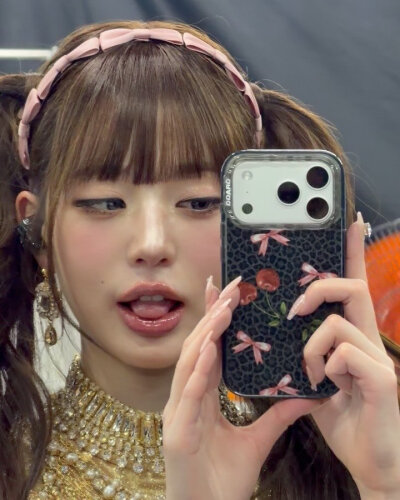 张元英