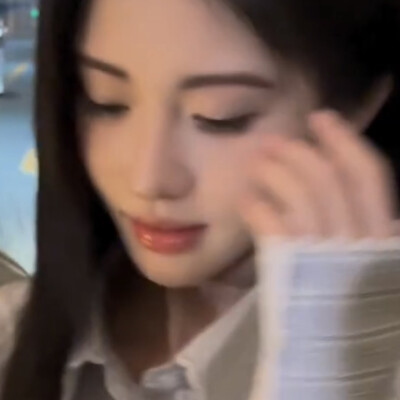 鞠婧祎