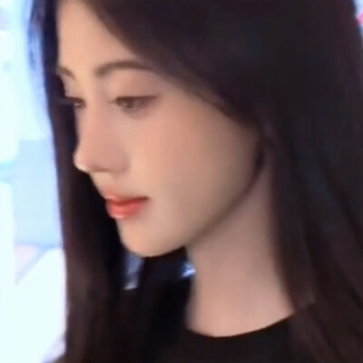 鞠婧祎