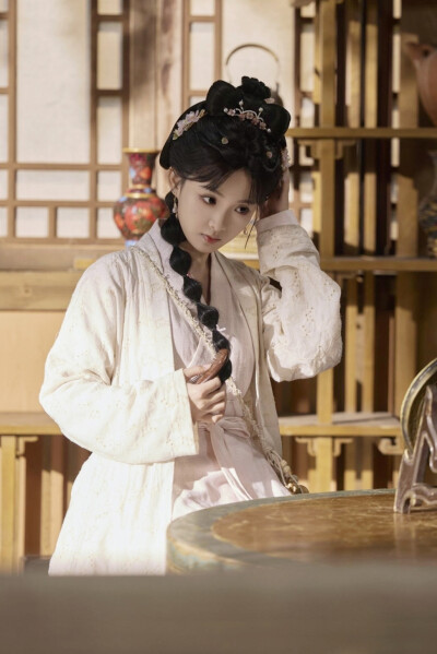 和离当日，我宝箱开出魔尊当夫君 莉莉崽∣陈玉颜
