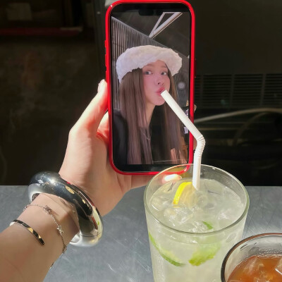 图源ks：偷喝汽水