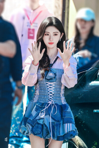 鞠婧祎