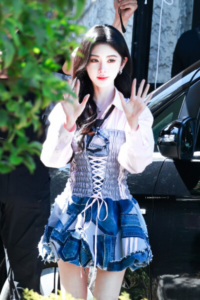 鞠婧祎
