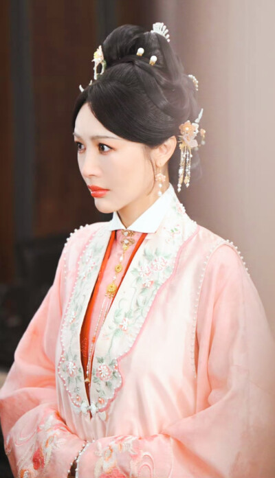李菲儿