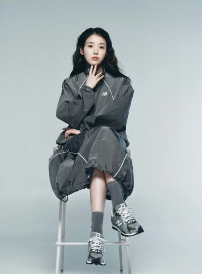 IU