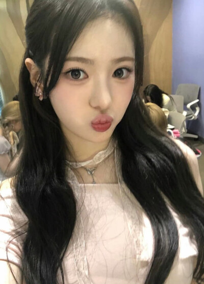 kiiikiii Sui李守彬
