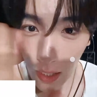 ´⦁̥̥̥̥̥̥̥̥ω⦁̥̥̥̥̥̥̥̥｀