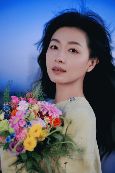 万茜