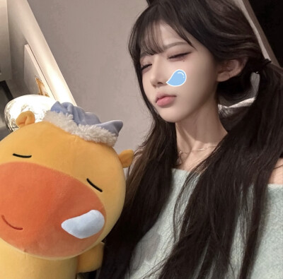 女头 可爱
日子像旋转木马