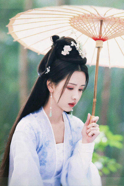 陈都灵
