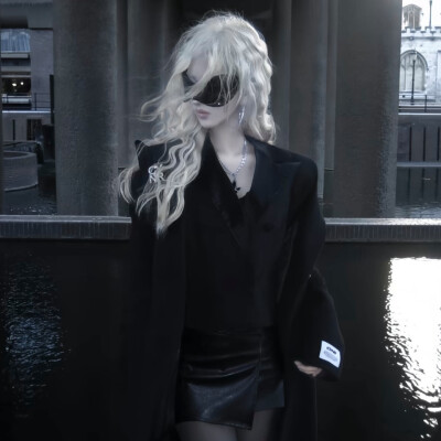 女头