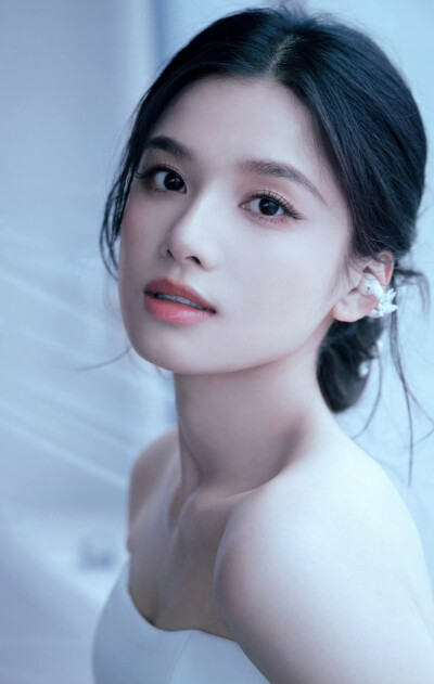 张婧仪