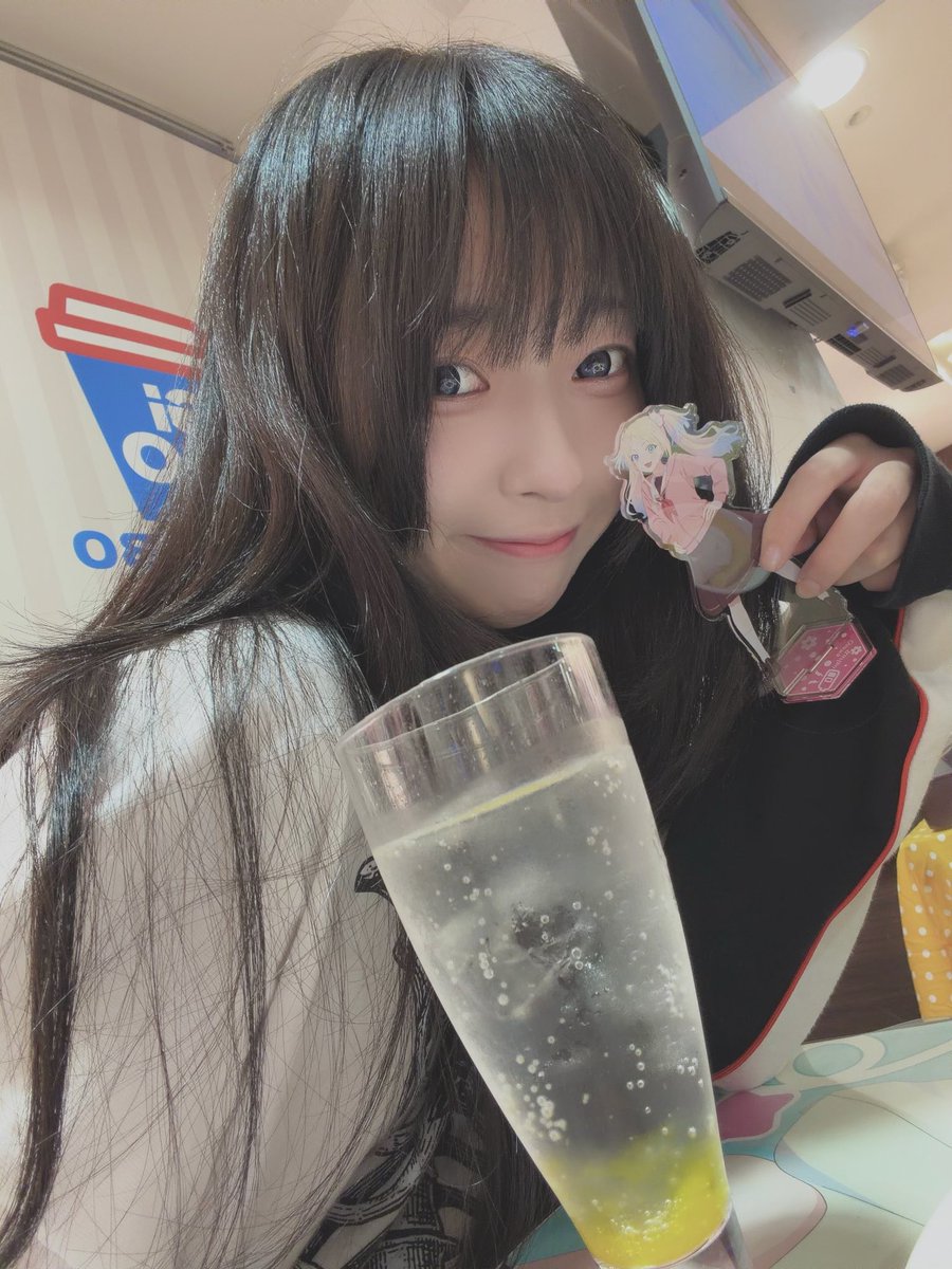 为联动咖啡宣传的三莲华